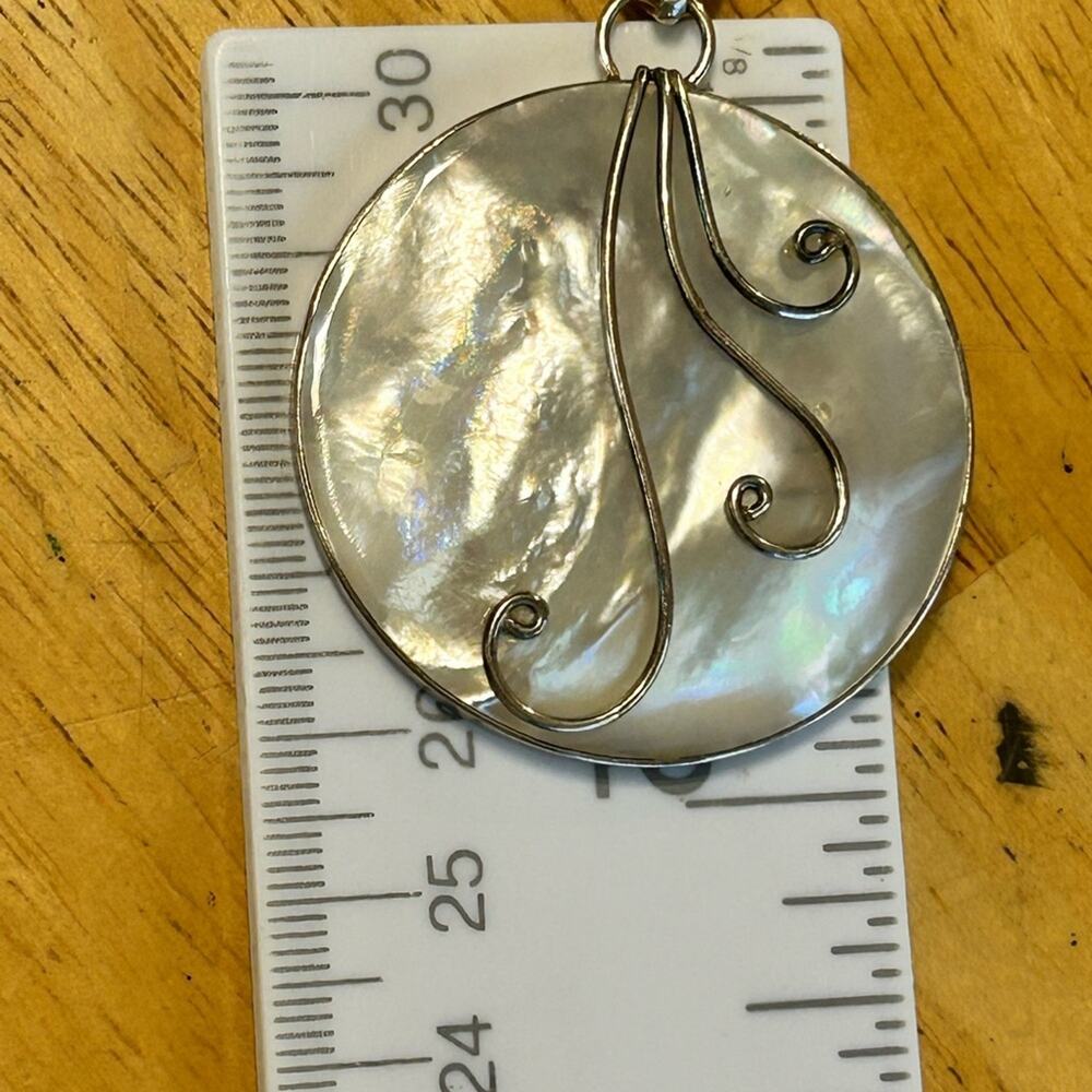 Stunning! 925 Sterling Silver MOP mother of pearl large 2” pendant #E108 - Picture 5 of 7